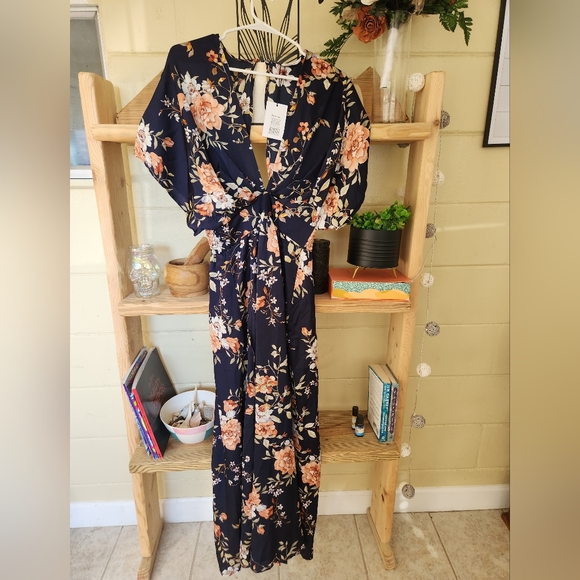 Brand: Showpo | Size: US 0 | Color: Navy Multi Floral - Picture 1 of 7